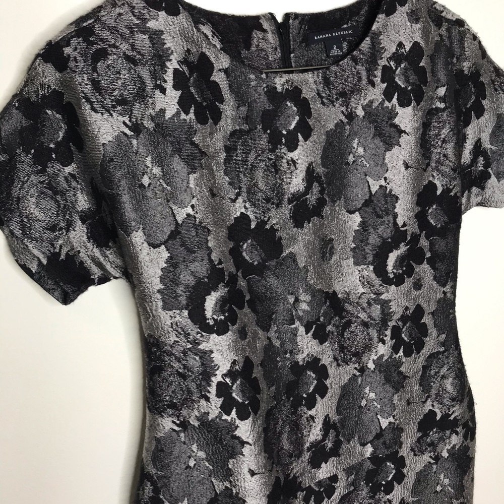 ❌SOLD❌Banana Republic Floral Metallic Dress - Picture 4 of 7